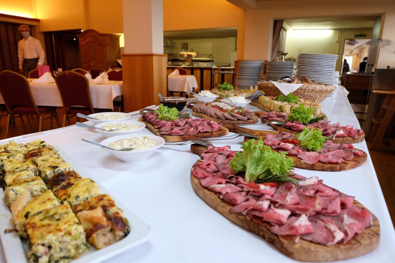 Hotel Mennicken Würselen Екстериор снимка