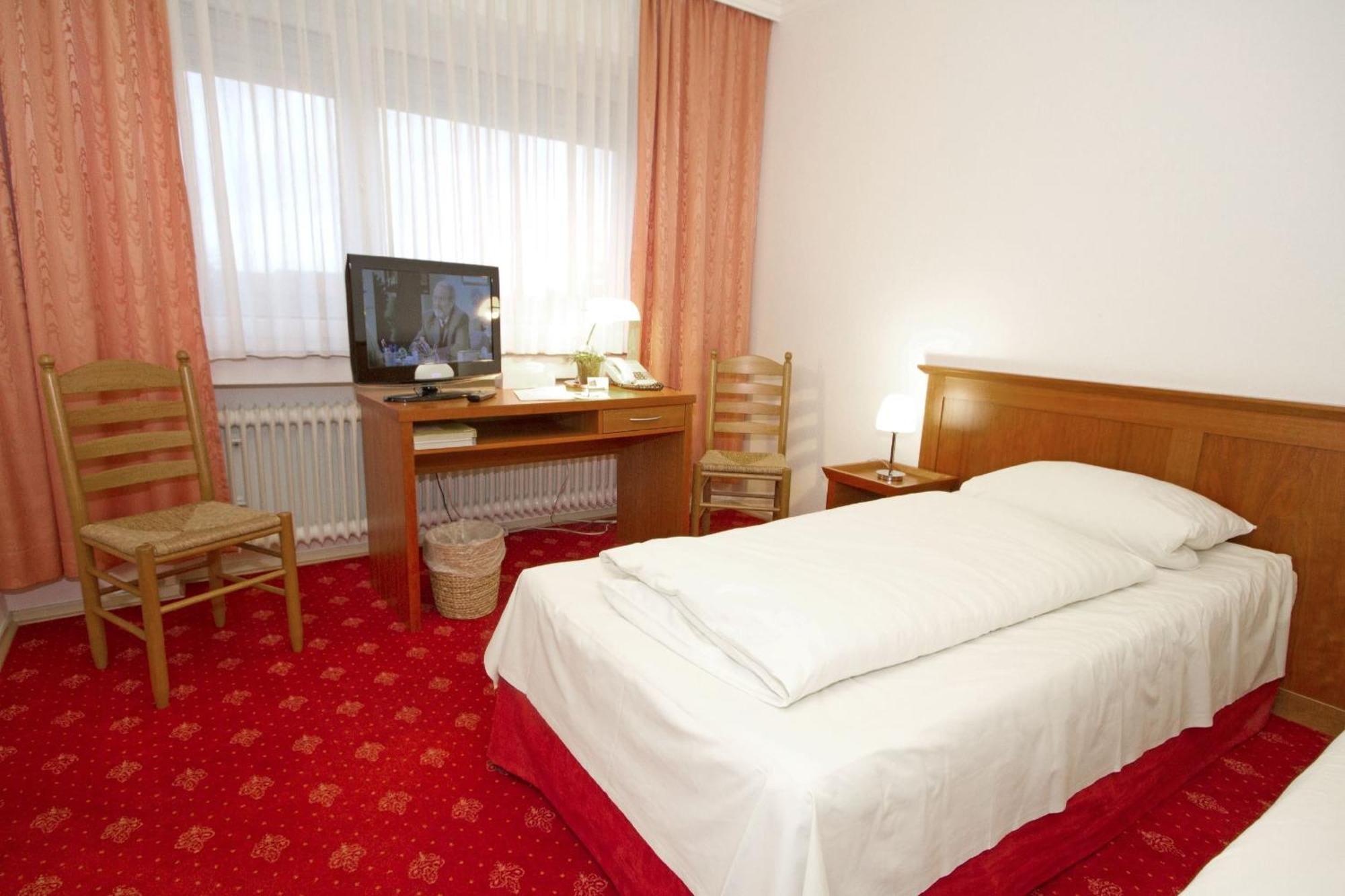 Hotel Mennicken Würselen Екстериор снимка