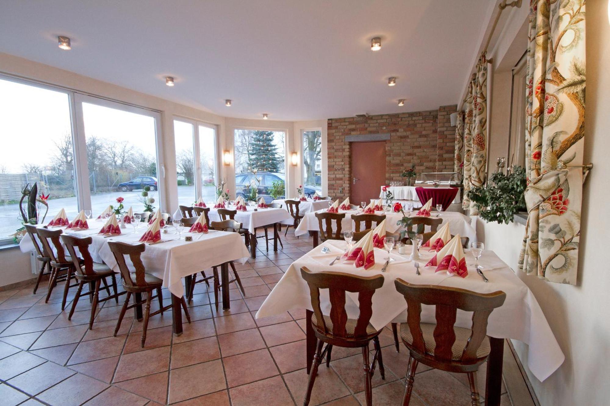 Hotel Mennicken Würselen Екстериор снимка